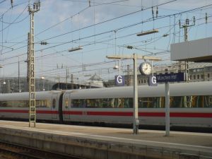 Abends steigen wir in den Zug um dann in München und später dann in Salzburg umzusteigen