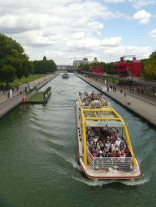 Reges Treiben auf dem "Canal de l'Ourcq"