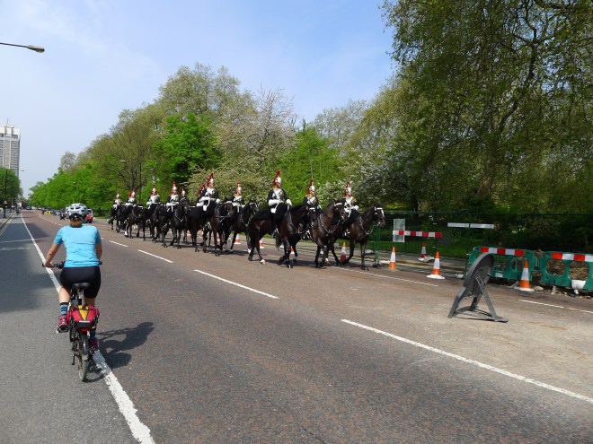 Sogar der Gegenverkehr ist langsamer als wir.