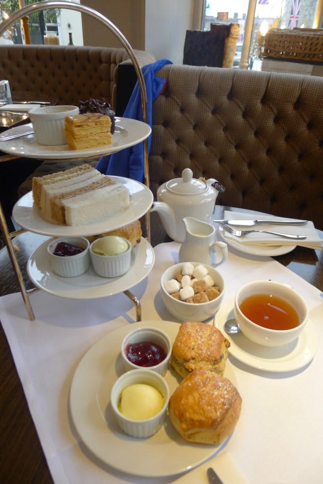 ... und hat Cream Tea.